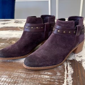 Clarks suede ankle boots (dark purple)